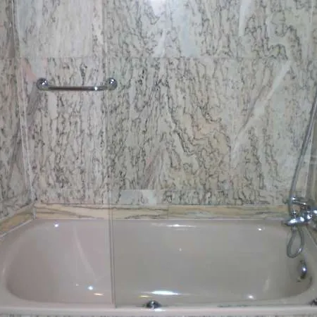 Astures Otel 3*